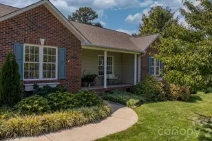 4391 33rd St Ln NE, Hickory, NC 28601 - Photo 2