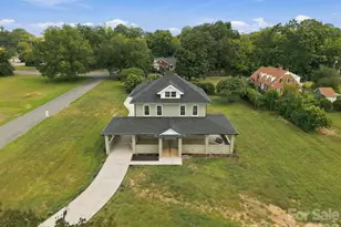 201 E 1st St, Lowell, NC 28098 - Photo 2