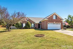 8415 Quail Hollow Dr, Harrisburg, NC 28075 - Photo 2