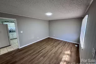 99 N McGinnis Pl, Mount Holly, NC 28120 - Photo 4