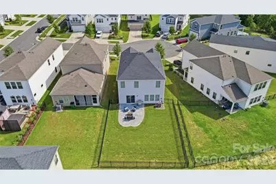 2010 Red Ash Drive, Charlotte, NC 28215 - Photo 4
