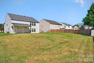 109 Bennett Trail Dr, Mount Holly, NC 28120 - Photo 10