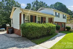 6408 Spring Garden Ln, Charlotte, NC 28213 - Photo 2