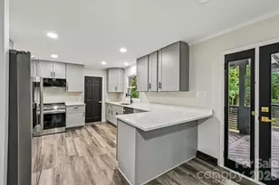 4908 Zephyr Ln, Charlotte, NC 28209 - Photo 12