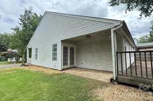 10121 Brawley Ln, Charlotte, NC 28215 - Photo 18