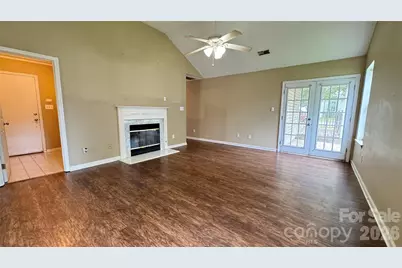10121 Brawley Lane, Charlotte, NC 28215 - Photo 4