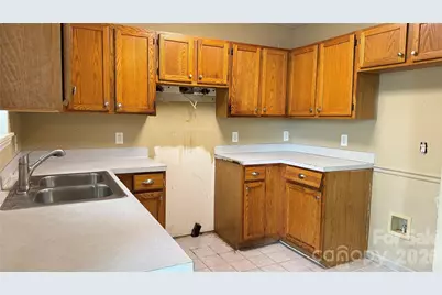 10121 Brawley Lane, Charlotte, NC 28215 - Photo 6