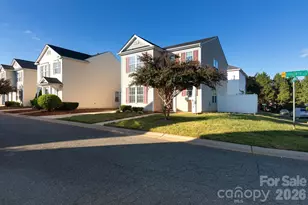 1521 Hyacinth Ct, Charlotte, NC 28215 - Photo 2