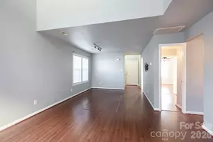 1521 Hyacinth Ct, Charlotte, NC 28215 - Photo 6