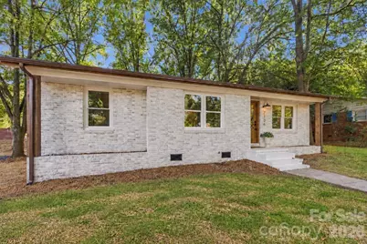 7126 Woodstream Drive, Charlotte, NC 28210 - Photo 2