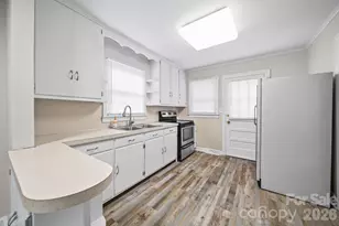 406 Sunset Dr, Stanley, NC 28164 - Photo 8