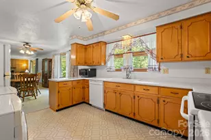 1450 Howard Gap Rd, Hendersonville, NC 28792 - Photo 8