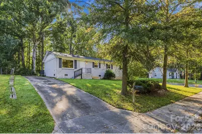 428 E McLelland Avenue, Mooresville, NC 28115 - Photo 2