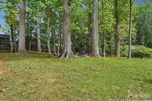7239 Lockmont Dr, Charlotte, NC 28212 - Photo 38