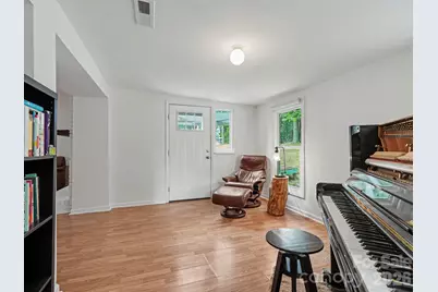 7239 Lockmont Drive, Charlotte, NC 28212 - Photo 18
