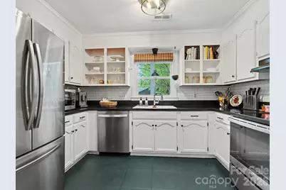 7239 Lockmont Drive, Charlotte, NC 28212 - Photo 10