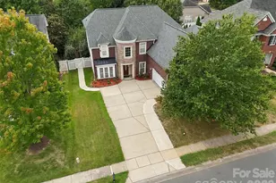 15110 Redwood Valley Ln, Charlotte, NC 28277 - Photo 2