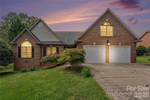 1085 Merrywood Dr, Newton, NC 28658 - Photo 1