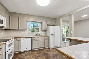 609 Old Farm Rd, Statesville, NC 28625 - Photo 8