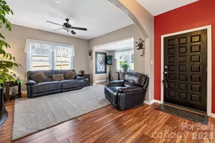 448 1st St SW, Hickory, NC 28602 - Photo 8