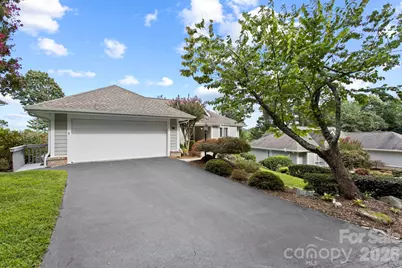 414 Ledgemont Court, Flat Rock, NC 28731 - Photo 2