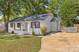 2021 Downey St, Rock Hill, SC 29732 - Photo 2
