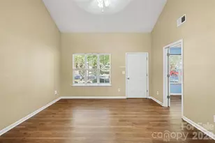 10134 Frosty Ln, Charlotte, NC 28216 - Photo 4