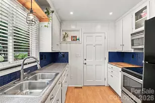 3319 Campbell Dr, Charlotte, NC 28205 - Photo 2