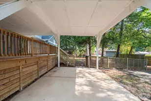 6414 Elmwood Cir, Charlotte, NC 28214 - Photo 10