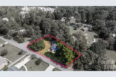6414 Elmwood Circle, Charlotte, NC 28214 - Photo 22