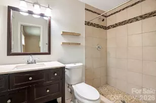 6414 Elmwood Cir, Charlotte, NC 28214 - Photo 6