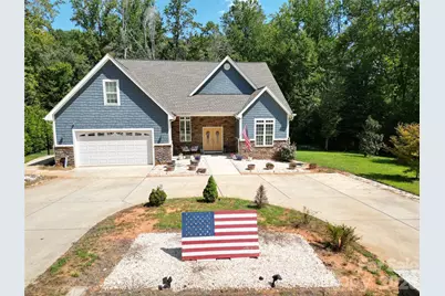 7902 Denbur Drive, Charlotte, NC 28215 - Photo 2