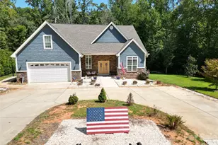 7902 Denbur Dr, Charlotte, NC 28215 - Photo 2