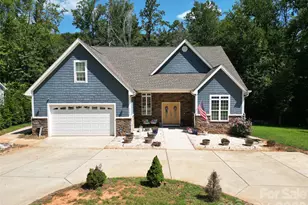 7902 Denbur Dr, Charlotte, NC 28215 - Photo 1