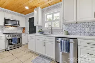 312 Jack St, Hendersonville, NC 28792 - Photo 2