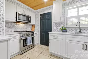 312 Jack St, Hendersonville, NC 28792 - Photo 10