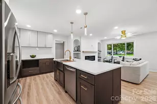 539 Frank Dr, Charlotte, NC 28215 - Photo 14