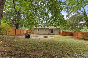 400 Monte Vista Rd, Candler, NC 28715 - Photo 4