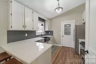 417 Soquili Dr, Brevard, NC 28712 - Photo 2