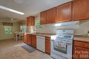 123 Little Rock Wy, Mill Spring, NC 28756 - Photo 8