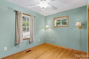 110 Medford Ave, Waynesville, NC 28786 - Photo 14