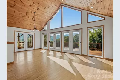 110 Medford Avenue, Waynesville, NC 28786 - Photo 2