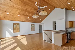110 Medford Ave, Waynesville, NC 28786 - Photo 8