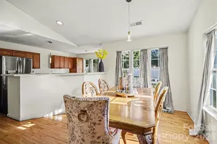 15725 Southern Garden Ln, Charlotte, NC 28278 - Photo 12