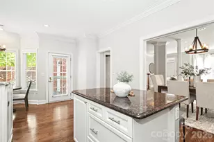 9150 Bonnie Briar Cir, Charlotte, NC 28277 - Photo 18
