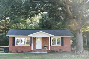 139 Robinhood Rd, Hartsville, SC 29550 - Photo 1
