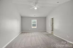 8226 Paw Valley Ln, Charlotte, NC 28214 - Photo 12