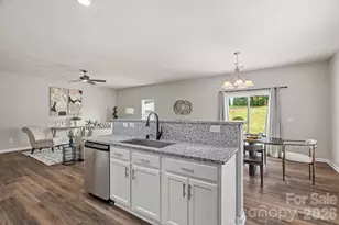 8226 Paw Valley Ln, Charlotte, NC 28214 - Photo 8