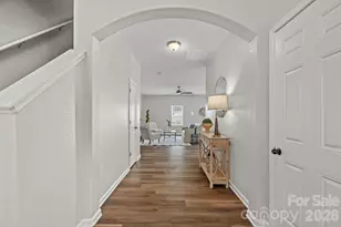 8226 Paw Valley Ln, Charlotte, NC 28214 - Photo 2