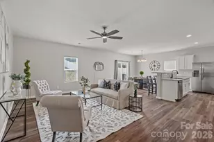 8226 Paw Valley Ln, Charlotte, NC 28214 - Photo 4